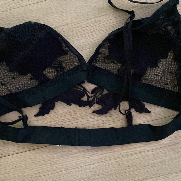 Lace Bralette with Floral Patches - Picture 6 of 6